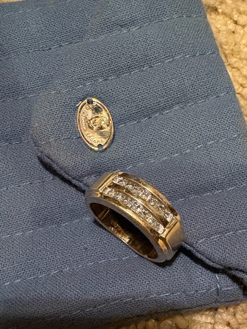 10K yellow gold round diamond men's ring size 8 - Picture 10 of 13